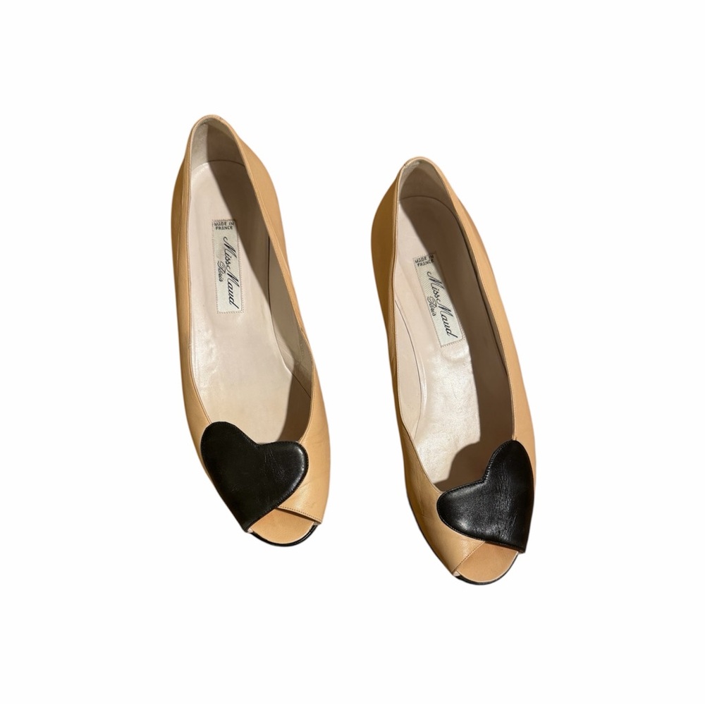 Miss Maud Paris Heart Flats Tan Black Size 9.5